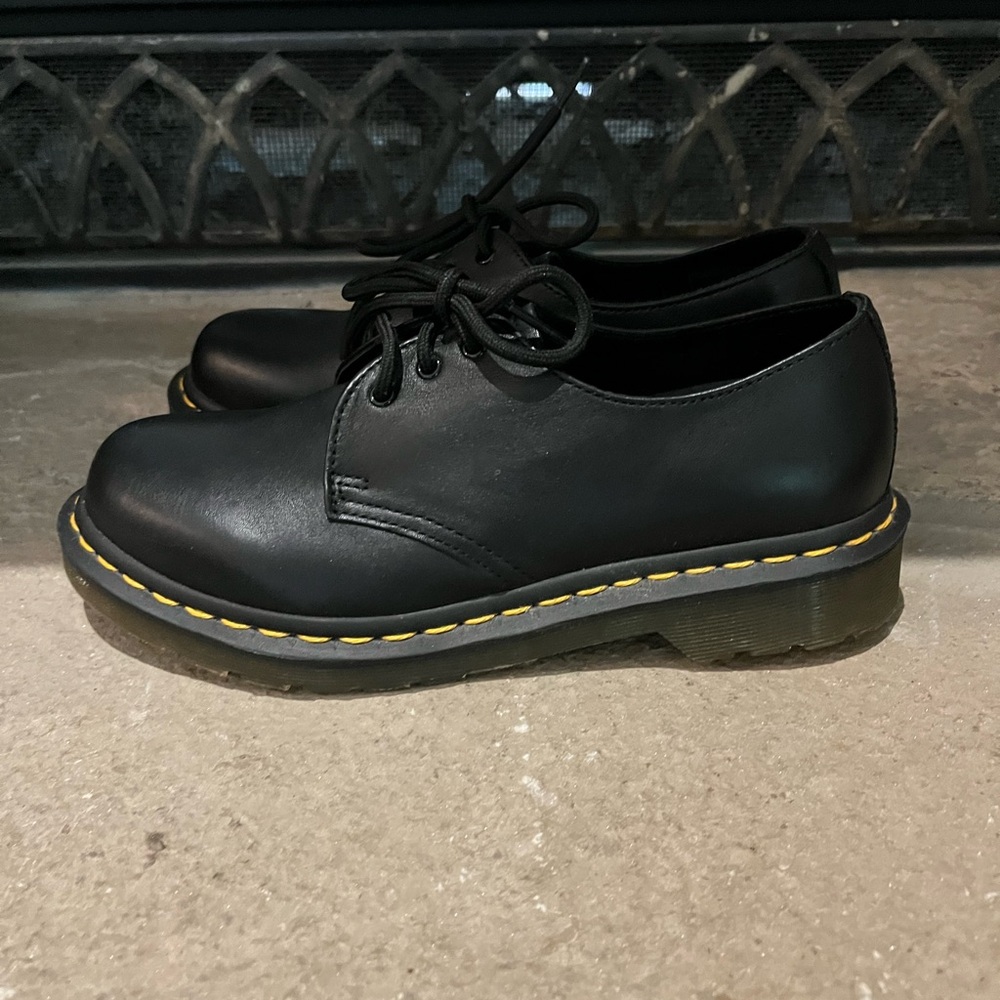Dr Martens womens Oxford Virginia shoes size 7